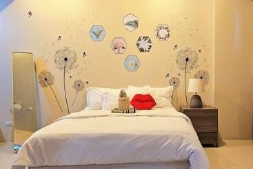 Pensionat Prs At One Palm Tree Villa Near Airport