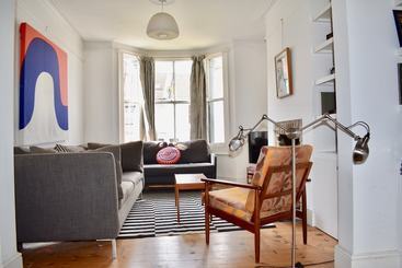 コテージ Spacious Family Home With Garden