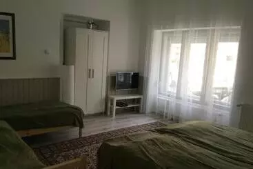 پانسیون Avas Apartman