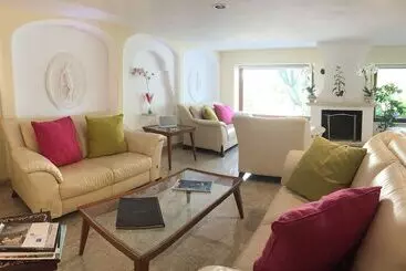 Отель Capri Bougainville