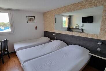 هتل Hôtel Restaurant Le Relais Pau Nord