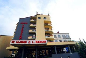 هتل L Bakuri