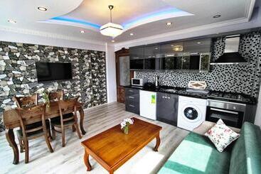 هتل آپارتمان George S Boutique