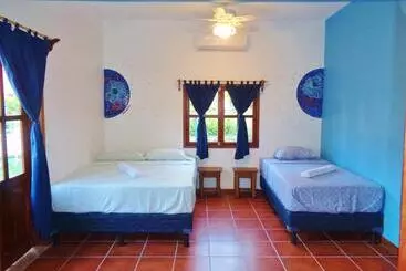 هتل Livingston Resort