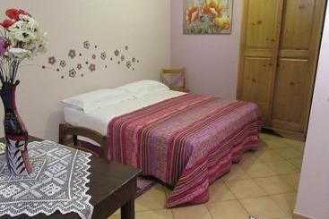 بنسيون Sicania Holiday House