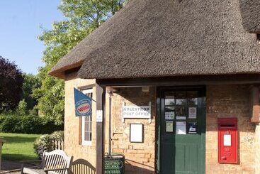 Bed and Breakfast The Old Post Office  Adlestrop