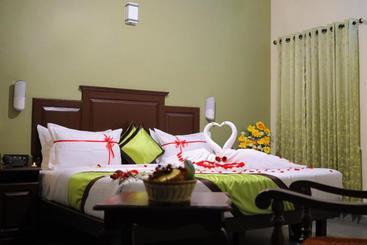 Hotel Misty Cardamom Hills Munnar