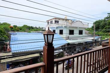 پانسیون Baan Kun Tuad Ko Si Chang