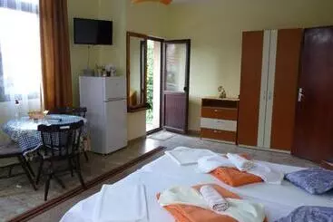 پانسیون Guest House Zhelevi