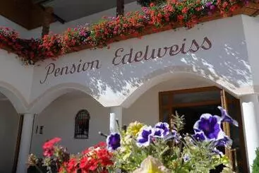 ベッドアンドブレックファースト Pensione Edelweiss