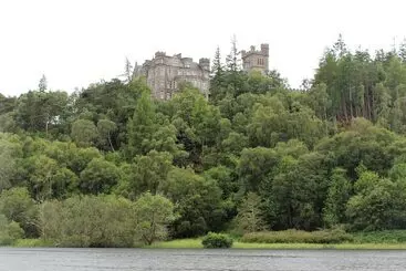 Invershin Hotel Bunkhouse & Bar