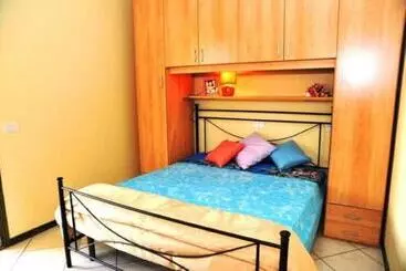 アパートホテル Pomposa Residence