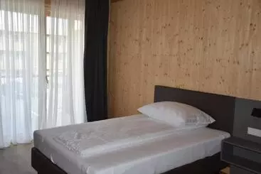 Retkeilymaja Gästehaus & Hofladen Familie öllerer