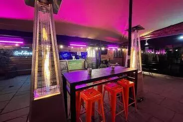 Hotel Tollemache Arms