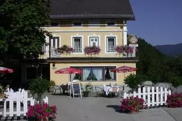 ペンション Gasthof Staudach