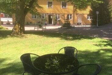 Vänhems Cafe & Vandrarhem   Hostel