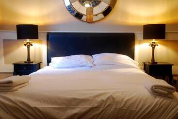 هتل The Metropole