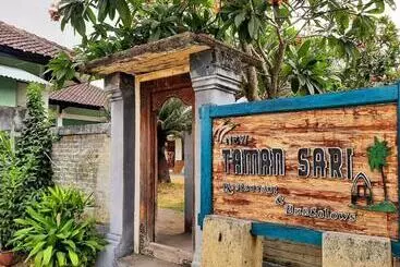 ベッドアンドブレックファースト New Taman Sari Homestay