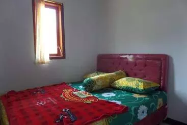 Bed and Breakfast Agung Safira Homestay