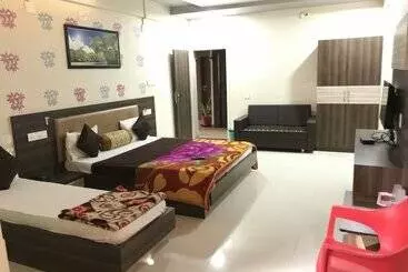 ペンション Atithi