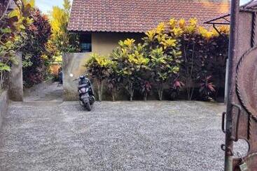 旅馆 Alamku Bungalow