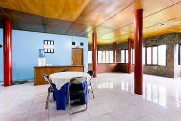 Spot On 2584 Hotel Karya Nunggal Asri