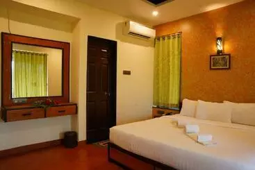 Resort Forest Escapes Koyna