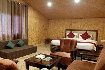 Skywood Resort Shoghi