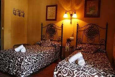 مسافرخانه Tayko Sevilla