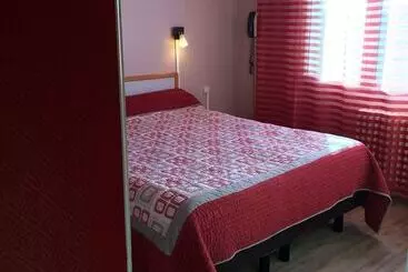 ホテル Hôtel Du 6 Juin