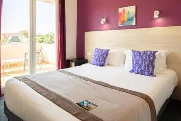 Отель Le Regina Hôtel Et Restaurant Canet Plage