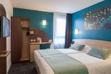 Отель Kyriad Niort Espace Mendesfrance