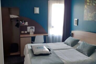 Hotel Kyriad Niort Espace Mendesfrance