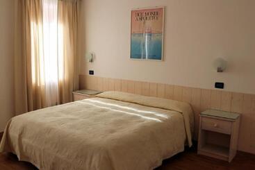 בית מלון כפרי Bucaneve