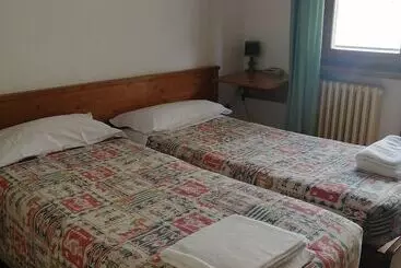 בית מלון כפרי Des Amis