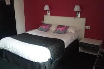 ホテル Hôtel   Restaurant Eugenie