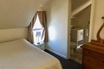 簡易ホテル The Attleboro House