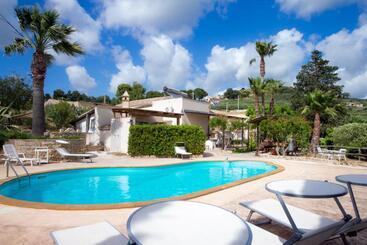 Cabane Agriturismo Don Carlo