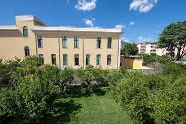 Aamiaismajoitus (B&B) Palazzo Caracciolo Del Sole