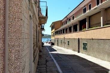 تختخواب و صبحانه Clelia S Boutique Rooms & Suites