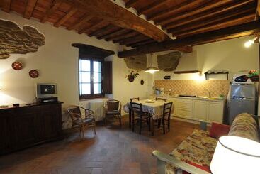 هتل روستایی Borgo Rapale