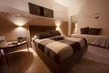 تختخواب و صبحانه La Piazzetta