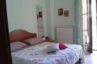 בית מלון כפרי B&b Montemare