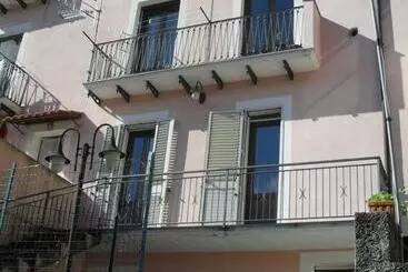 ホテル B&b Montemare