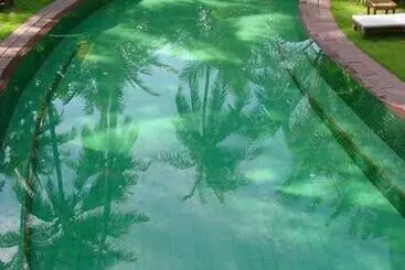 호텔 Baan Mai Beachfront Phuket Lone Island