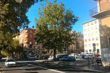 Golden Rooms Bed & Breakfast