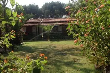 هتل Camping Scogliera Azzurra