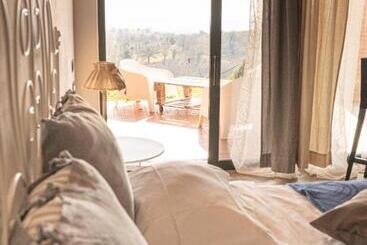 田舎風ホテル La Poderina