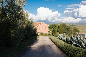 Hotel Rural Agriturismo Bio Podere Doganelle