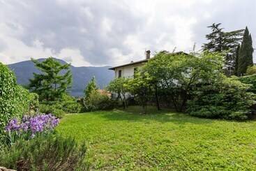 Хостел Como Vita   Palazzo Carli